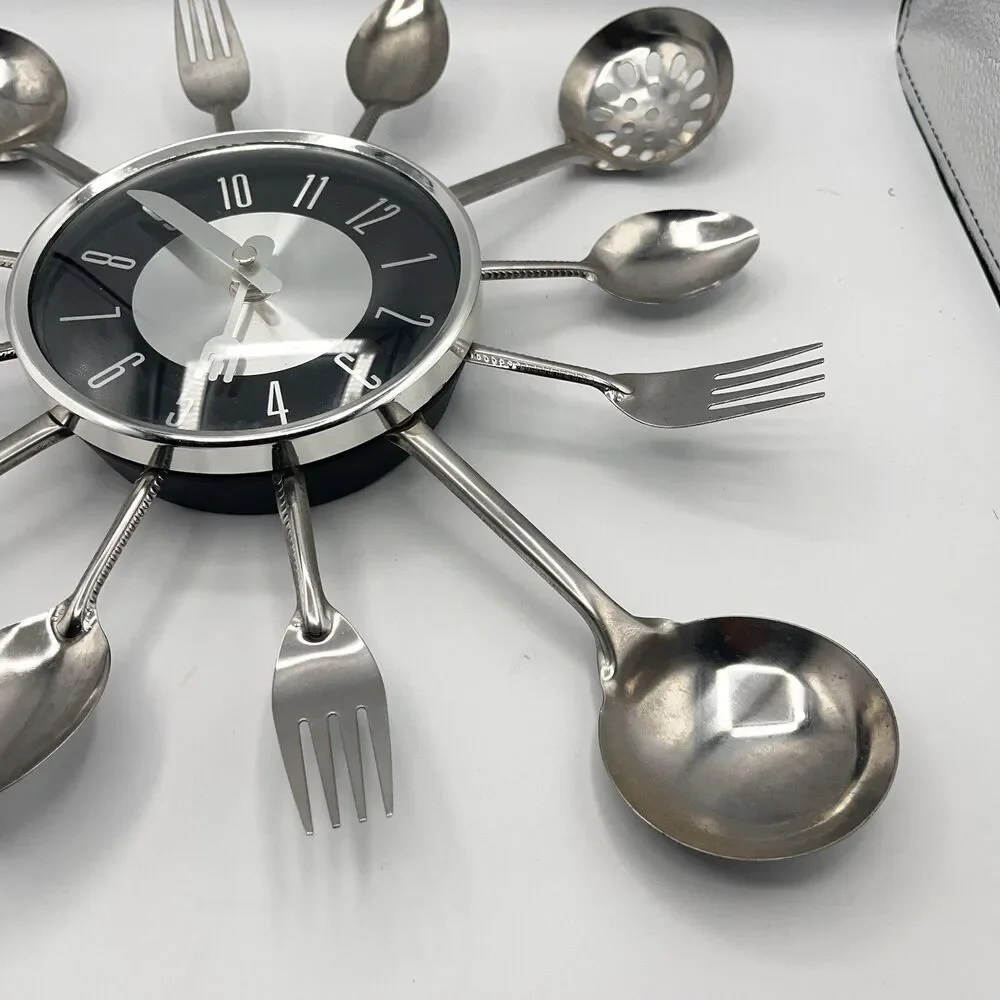 Vtg Timelike Wall Clock, 17